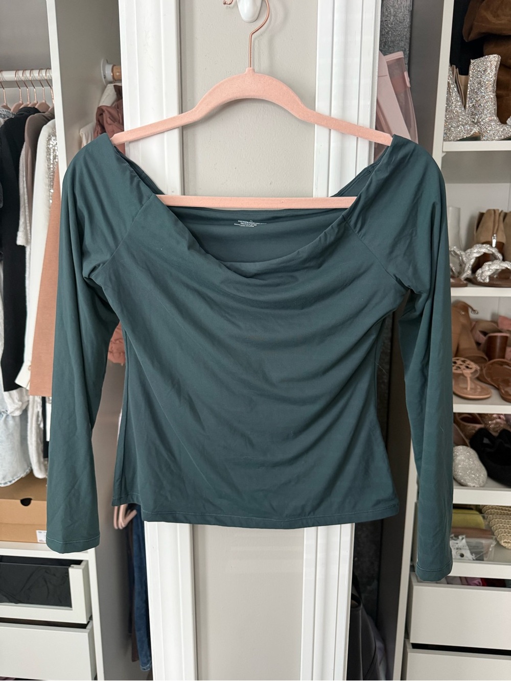 Suuksess Off-the-Shoulder Top